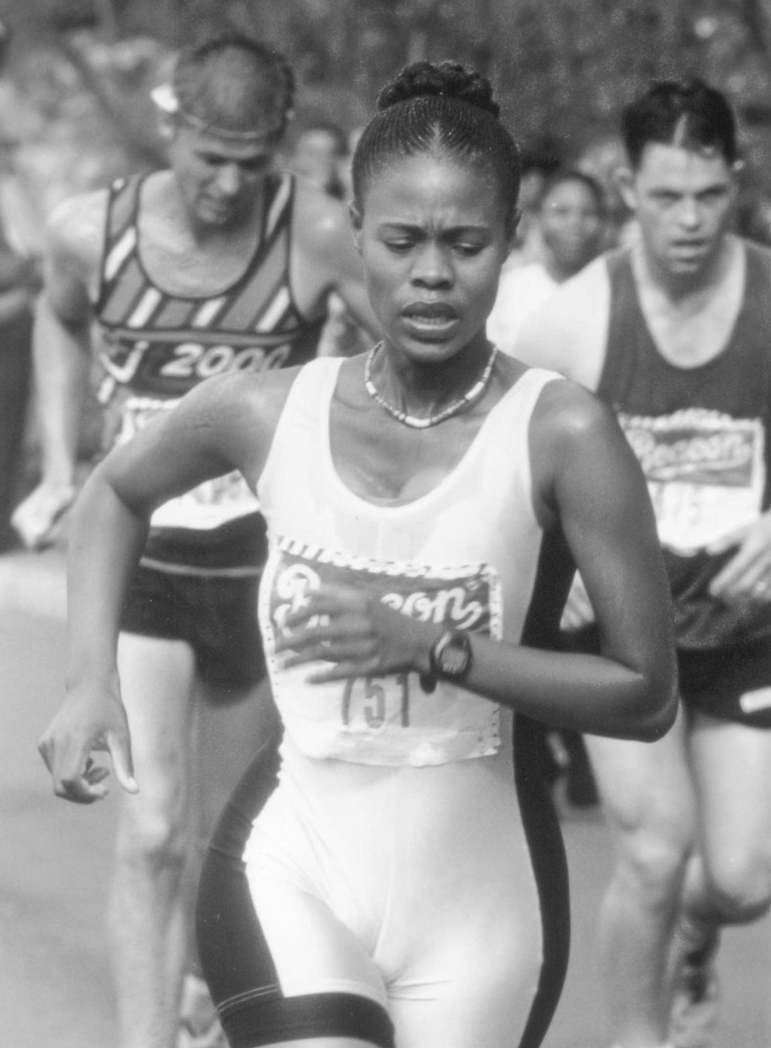 Still of Nthati Moshesh in The Long Run (2001)