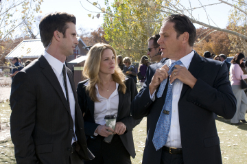 Still of Mary McCormack, Chris Mulkey and Frederick Weller in In Plain Sight: Duplicate Bridge (2009)