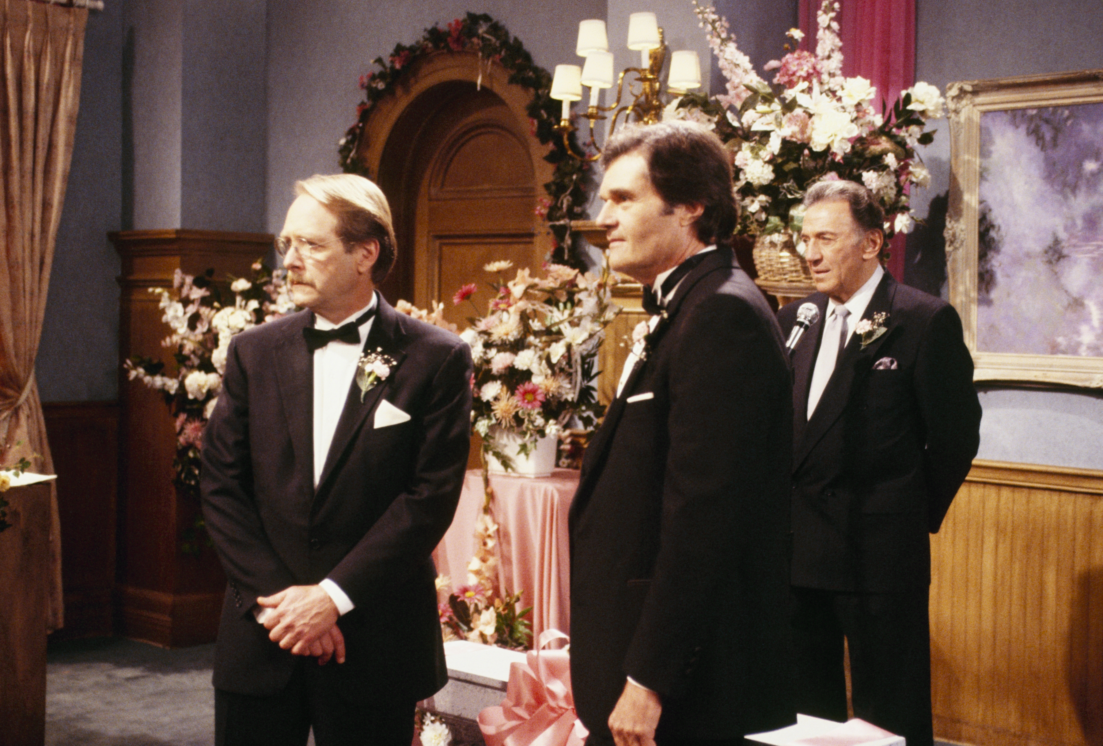 Still of Norm Crosby, Martin Mull and Fred Willard in Roseanne (1988)