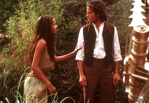 Still of Guy Pearce and Samantha Mumba in The Time Machine (2002)