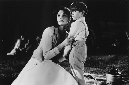 Still of Mary Elizabeth Mastrantonio and Seth Mumy in Three Wishes (1995)