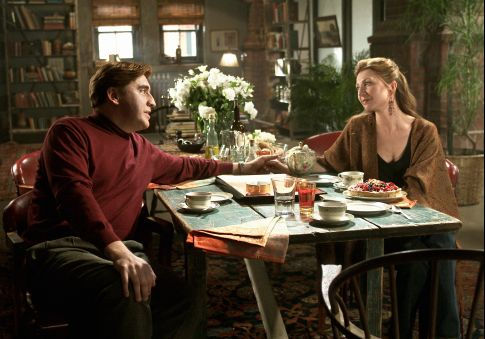 Still of Alfred Molina and Donna Murphy in Zmogus voras 2 (2004)