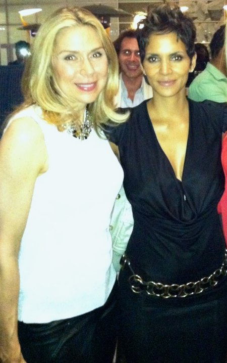 Jacqueline Murphy and Halle Berry at the premiere of 