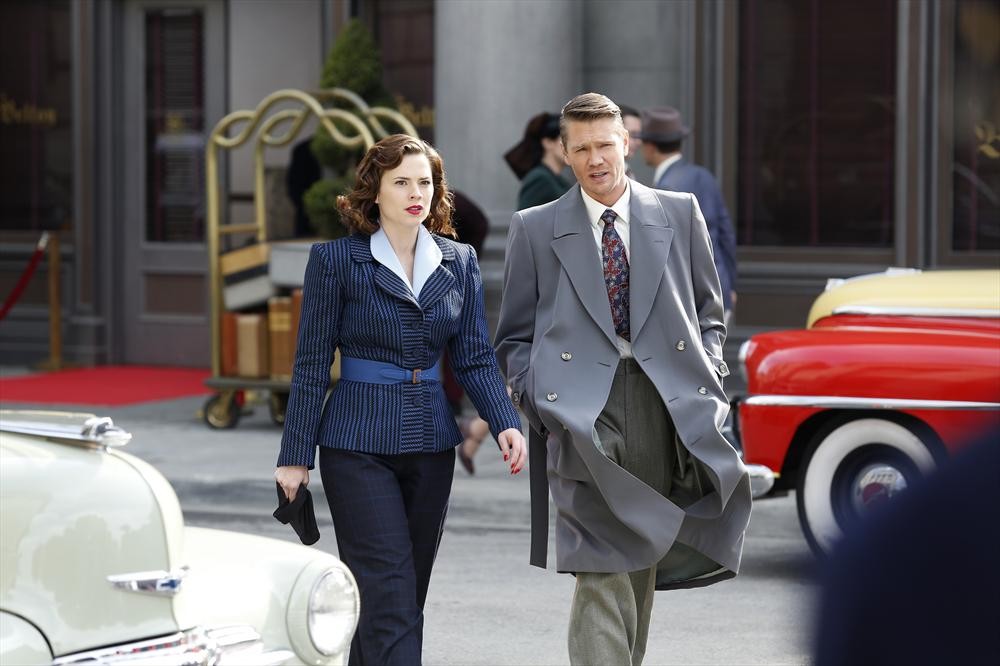 Still of Chad Michael Murray and Hayley Atwell in Agent Carter (2015)