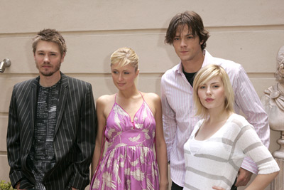 Elisha Cuthbert, Paris Hilton, Chad Michael Murray and Jared Padalecki at event of Vasko namai (2005)