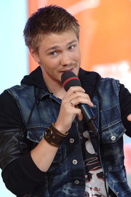 Chad Michael Murray at event of Total Request Live (1999)