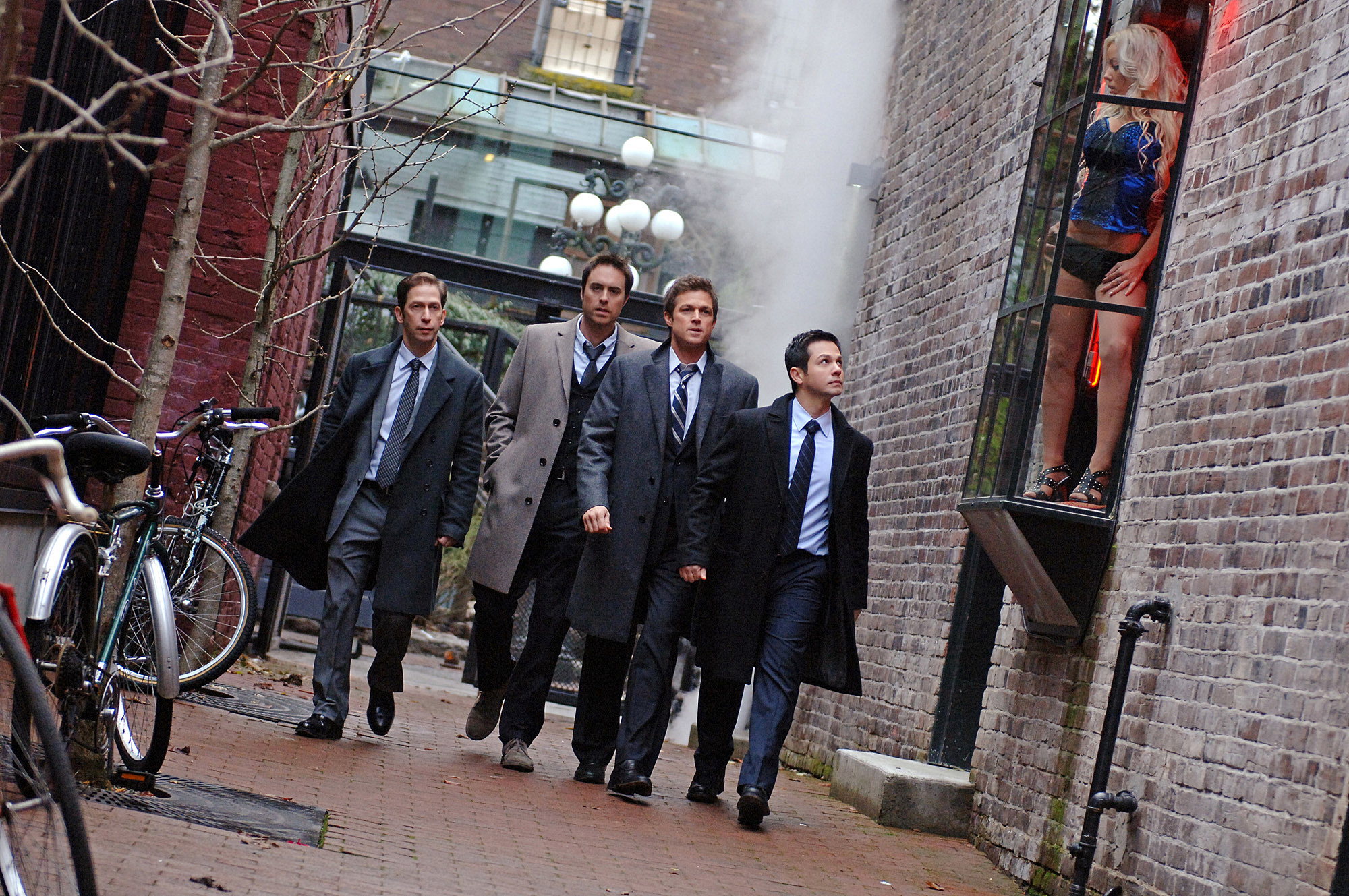 Still of Freddy Rodríguez, Eric Close, James Murray and Tim Blake Nelson in Chaos (2011)