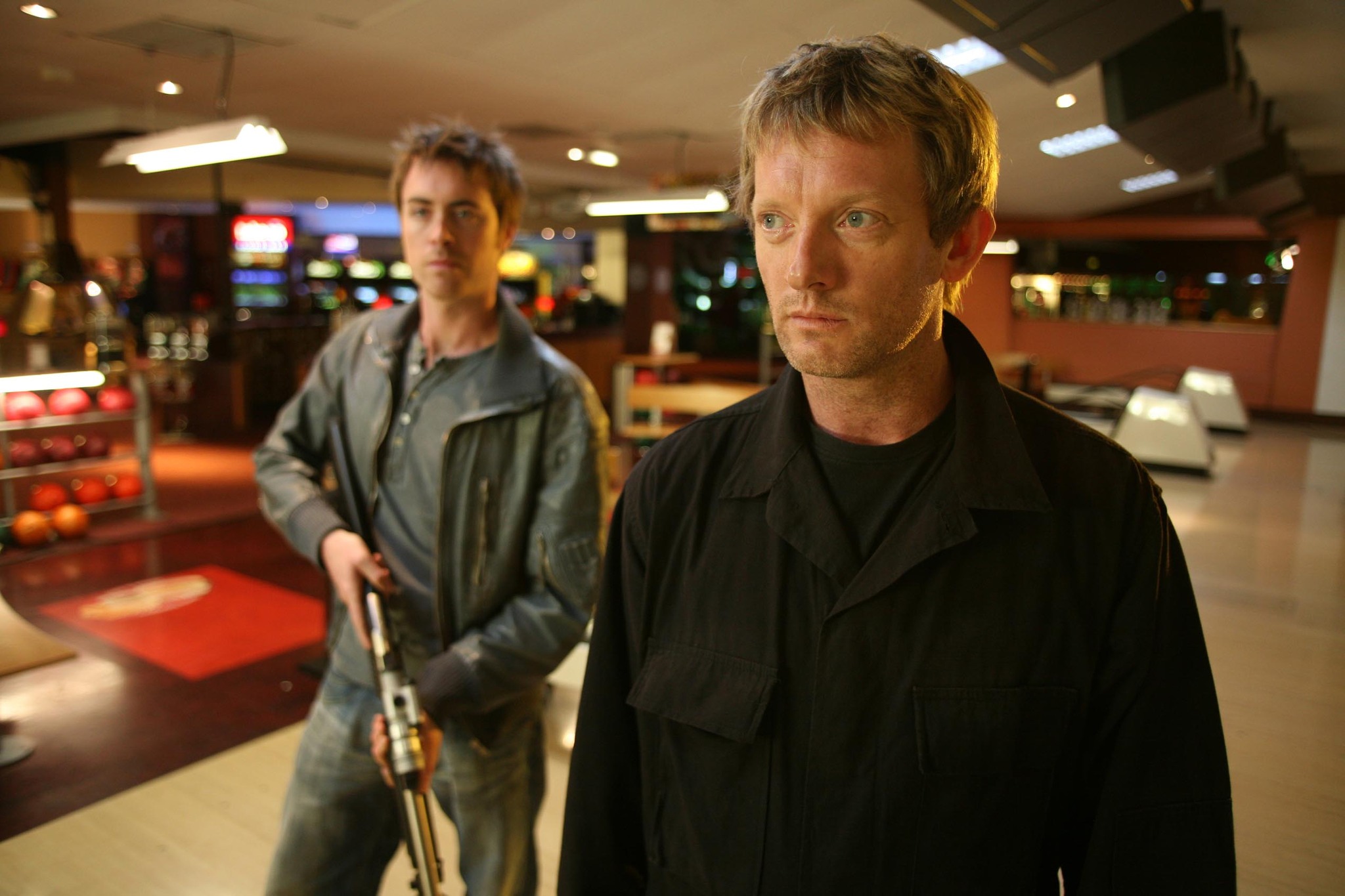 Still of Douglas Henshall and James Murray in Primeval (2007)