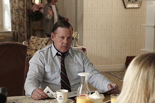 Still of Joel Murray in Shameless (2011)