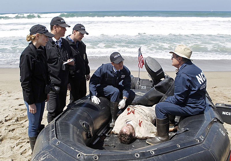 Still of Sean Murray, Michael Weatherly, Brian Dietzen and Emily Wickersham in NCIS: Naval Criminal Investigative Service (2003)