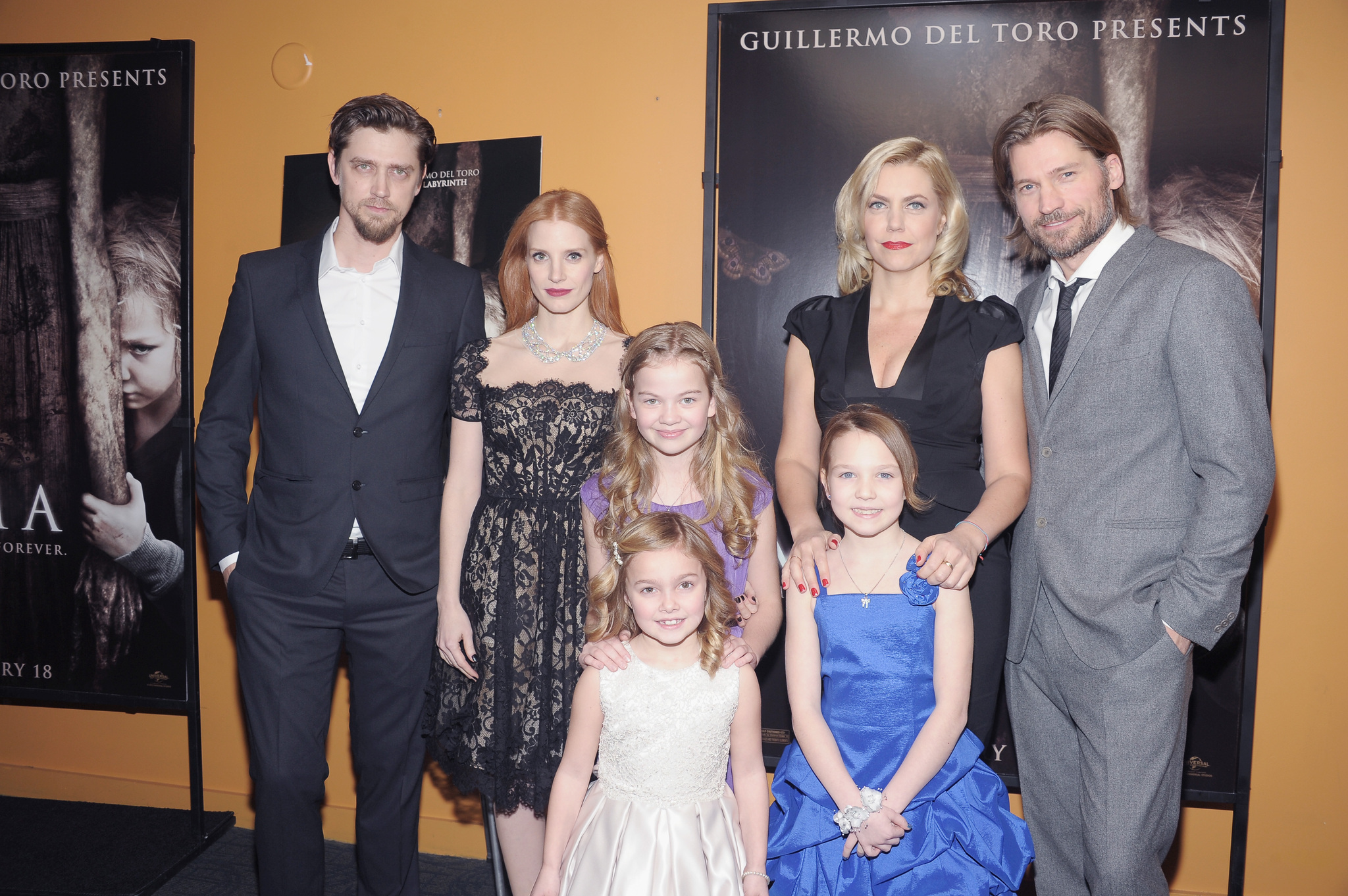 Nikolaj Coster-Waldau, Andrés Muschietti, Jessica Chastain, Barbara Muschietti, Megan Charpentier, Isabelle Nélisse and Morgan McGarry at event of Mama (2013)