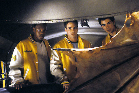 Double D (GARIKAYI MUTAMBIRWA), Dante (AL SANTOS), and Jake (JOSH HAMMOND) are trapped behind the Creeper's wing