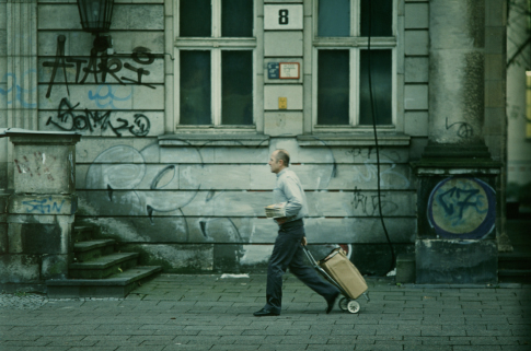 Still of Ulrich Mühe in The Lives of Others (2006)