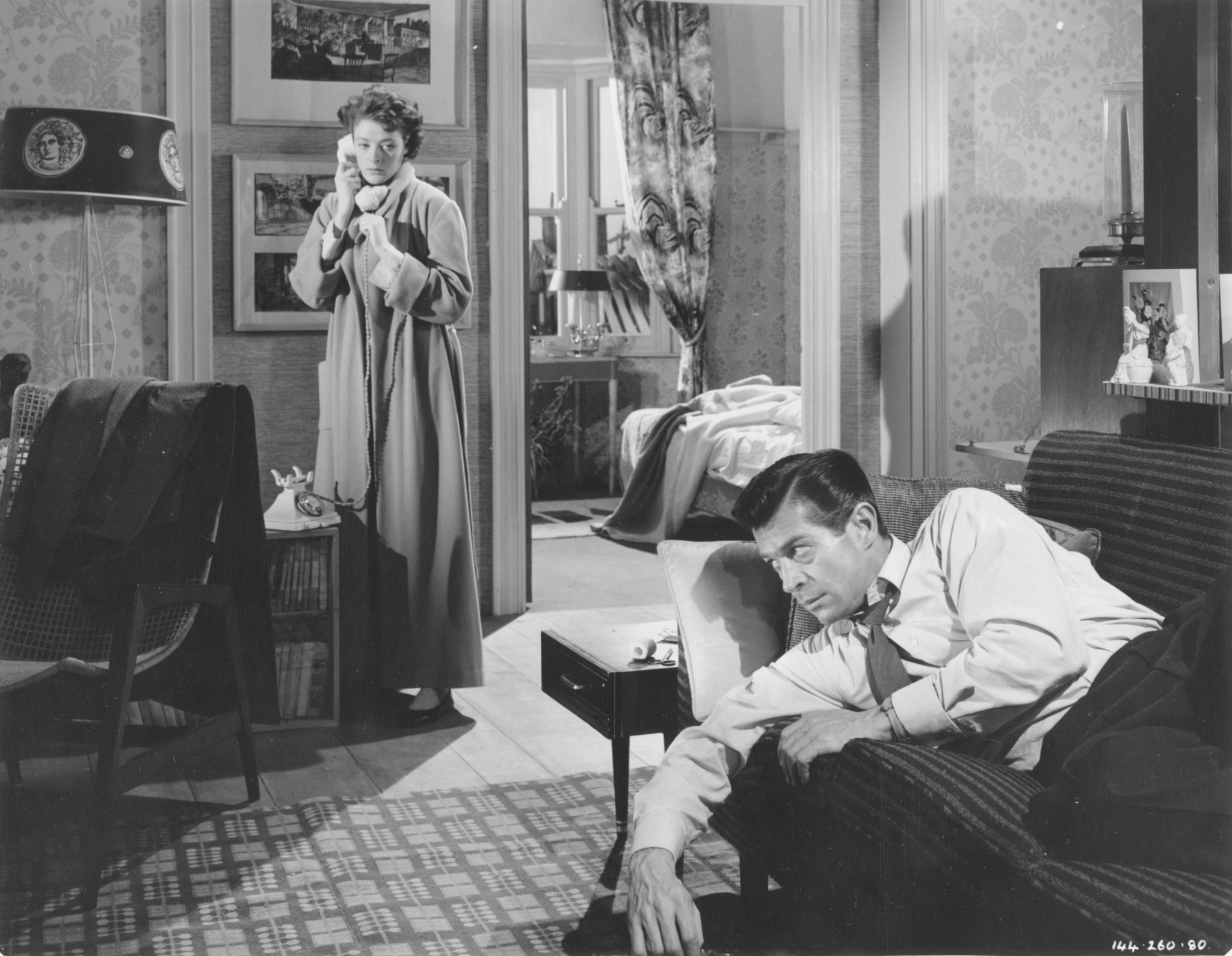 Still of Maggie Smith and George Nader in Nowhere to Go (1958)