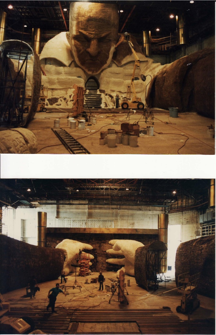Coneheads was fun to work on. This is the arena where Beldar (Dan Akroyd) battles the Garthok - looking in both directions