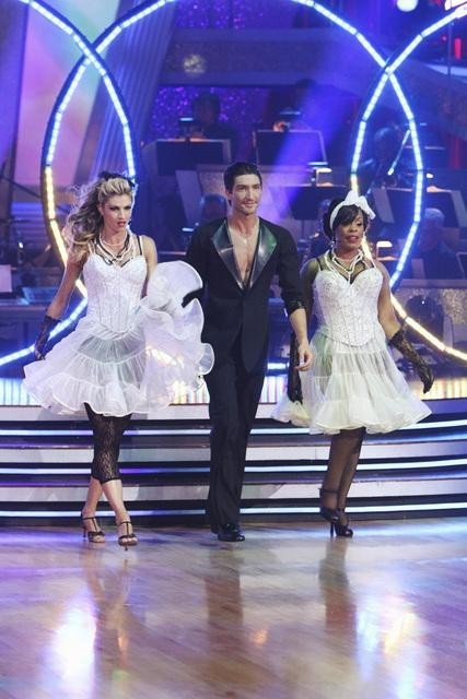 Still of Niecy Nash, Evan Lysacek and Erin Andrews in Dancing with the Stars (2005)
