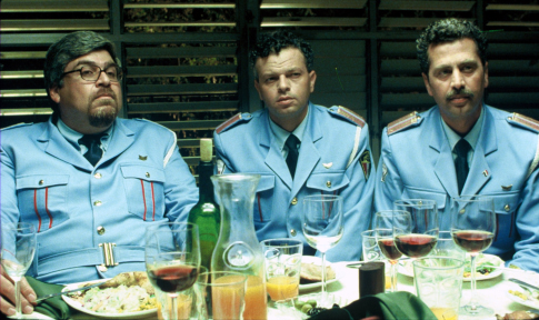 Still of Khalifa Natour, Imad Jabarin and Hisham Khoury in Bikur Ha-Tizmoret (2007)