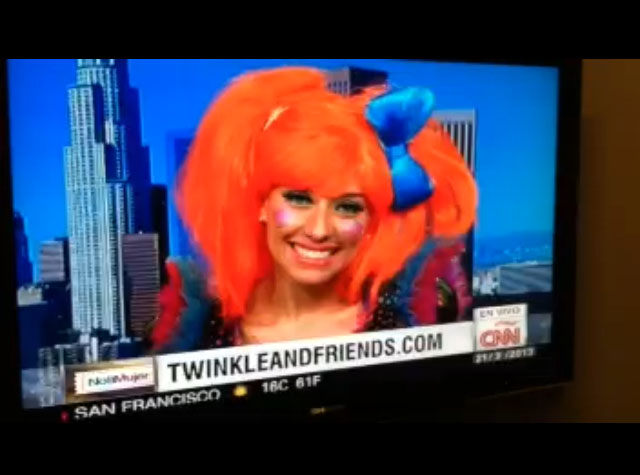 Twinkle on Noti Mujer on CNN ESPANOL