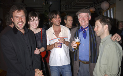 David Arquette, Redmond Gleeson, Emily Mortimer and Tim Blake Nelson at event of A Foreign Affair (2003)