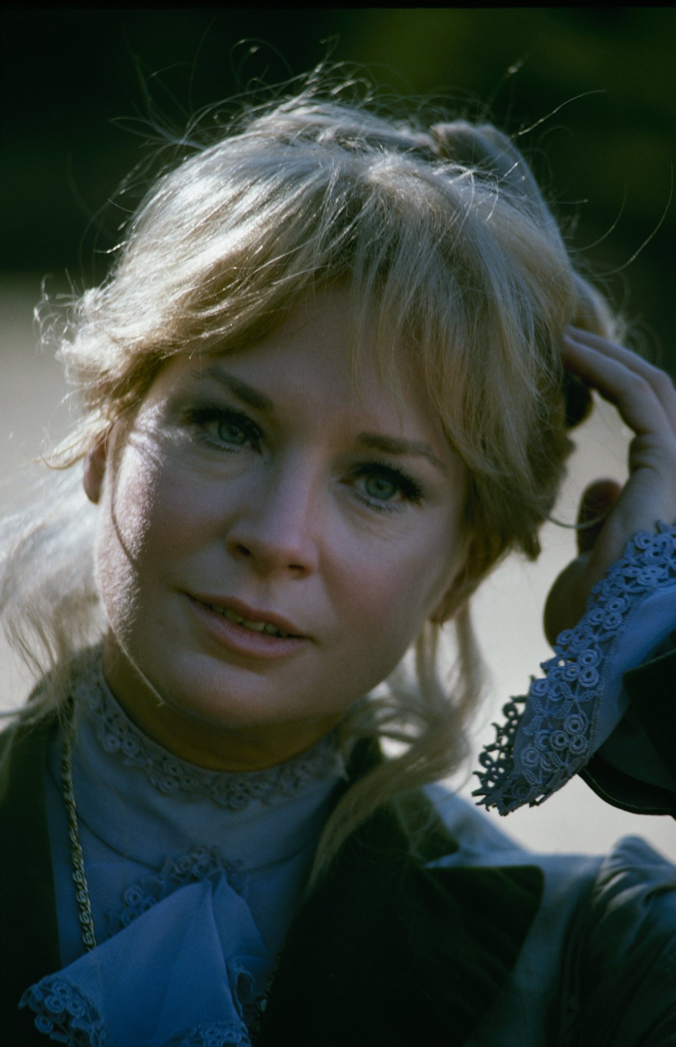 Lois Nettleton