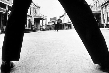 Bob Newhart enacting his gunfighter routine at Paramount Studios, 1961.