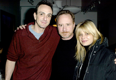 Hank Azaria, Lysa Hayland and Andrew Hill Newman at event of Nobody's Perfect (2004)