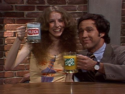 Still of Chevy Chase and Laraine Newman in Saturday Night Live (1975)