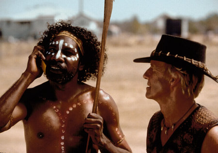 Still of Paul Hogan and David Ngoombujarra in Crocodile Dundee in Los Angeles (2001)