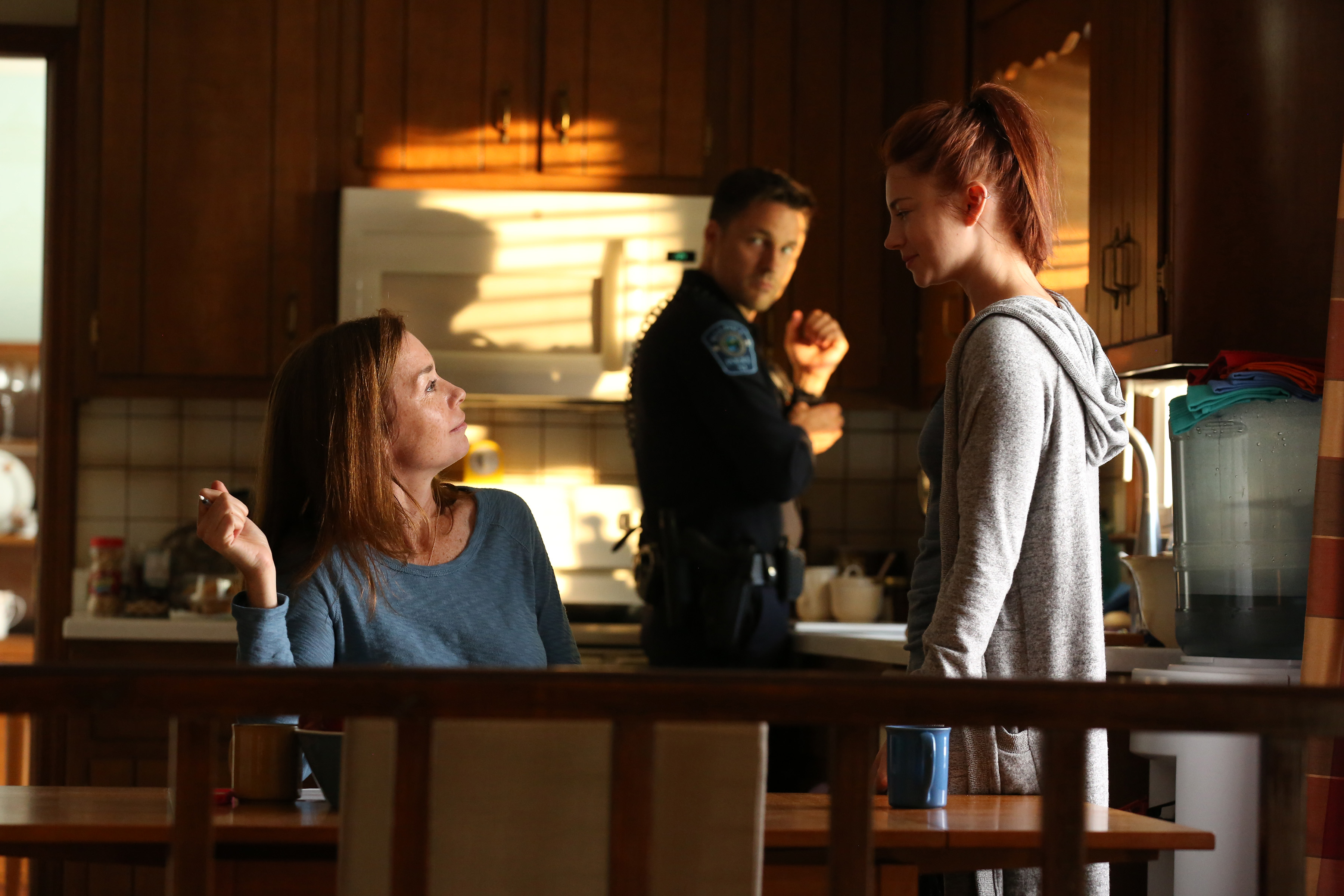 Still of Martin Henderson, Julianne Nicholson and Allie Gonino in The Red Road (2014)