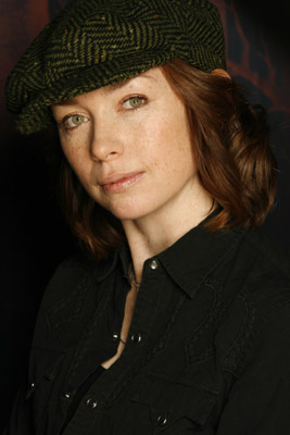 Julianne Nicholson at event of Puccini for Beginners (2006)