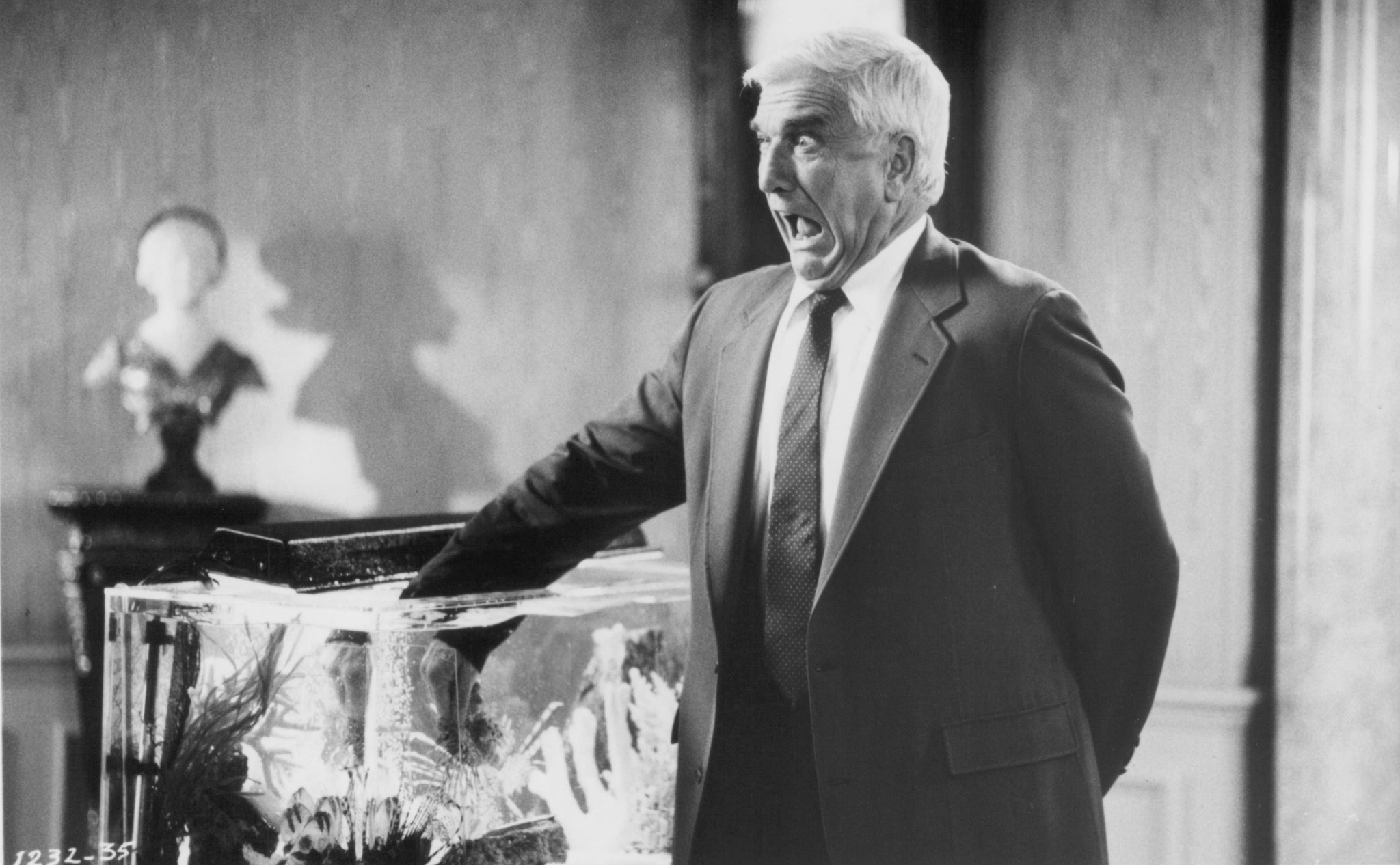 Still of Leslie Nielsen in The Naked Gun: From the Files of Police Squad! (1988)