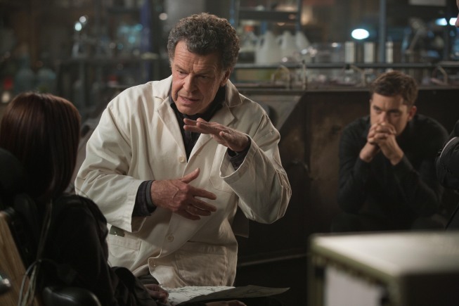 Still of Joshua Jackson and John Noble in Ties riba (2008)