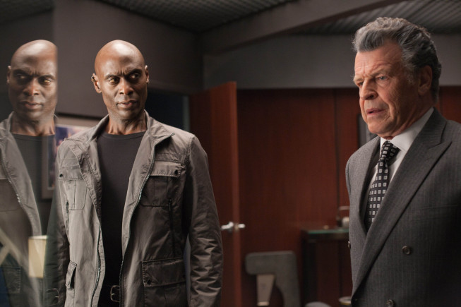 Still of John Noble and Lance Reddick in Ties riba (2008)