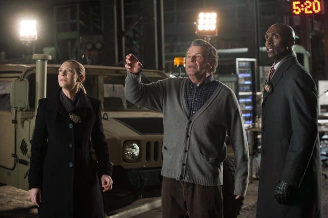 Still of John Noble, Lance Reddick and Anna Torv in Ties riba (2008)