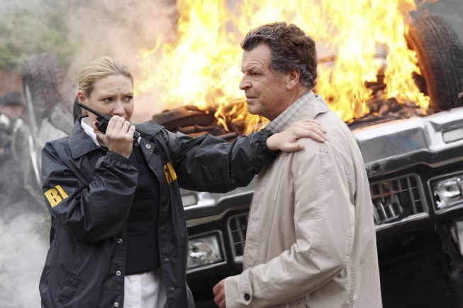 Still of John Noble and Anna Torv in Ties riba (2008)