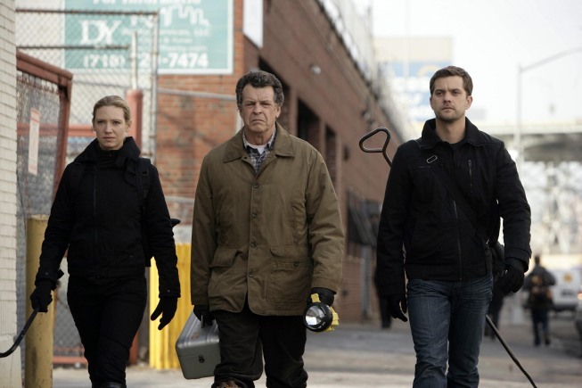 Still of Joshua Jackson, John Noble and Anna Torv in Ties riba (2008)