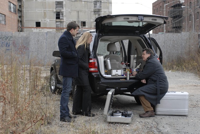 Still of Joshua Jackson, John Noble and Anna Torv in Ties riba (2008)