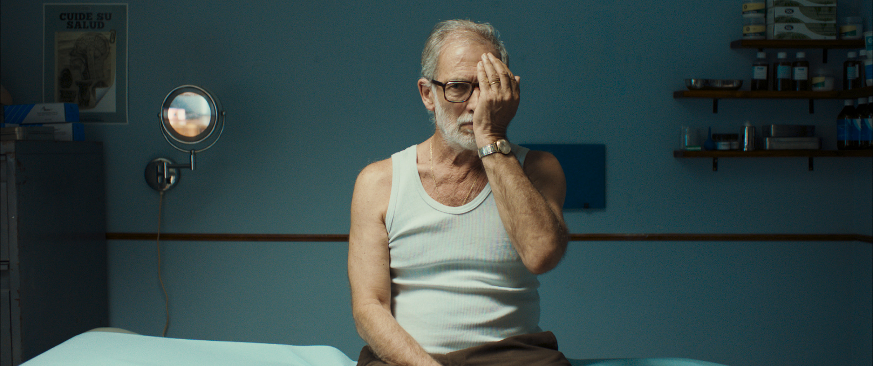 Still of Héctor Noguera in Mr. Kaplan (2014)