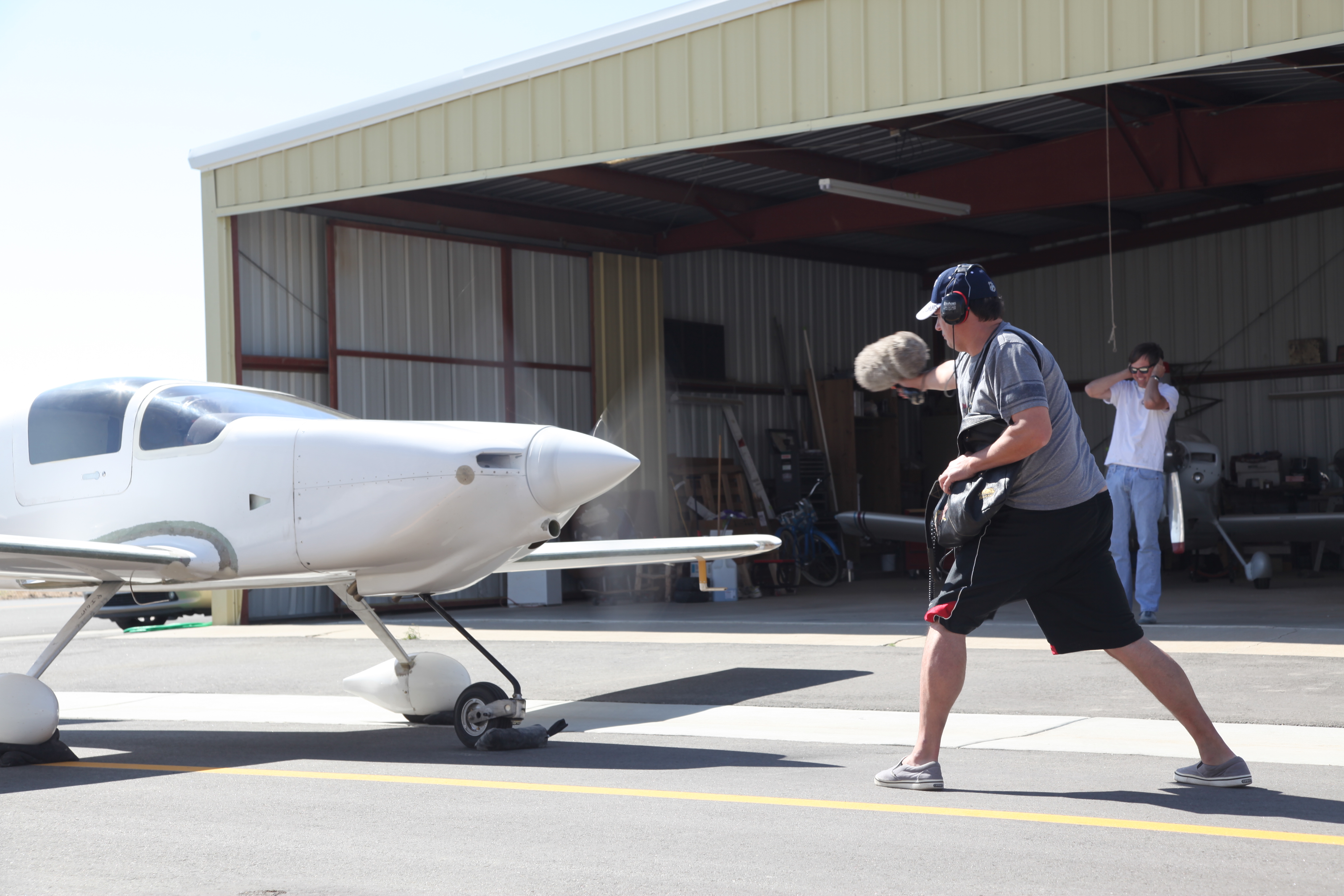 Rob Nokes performing Propeller faux dopplers with a Vans RV-6