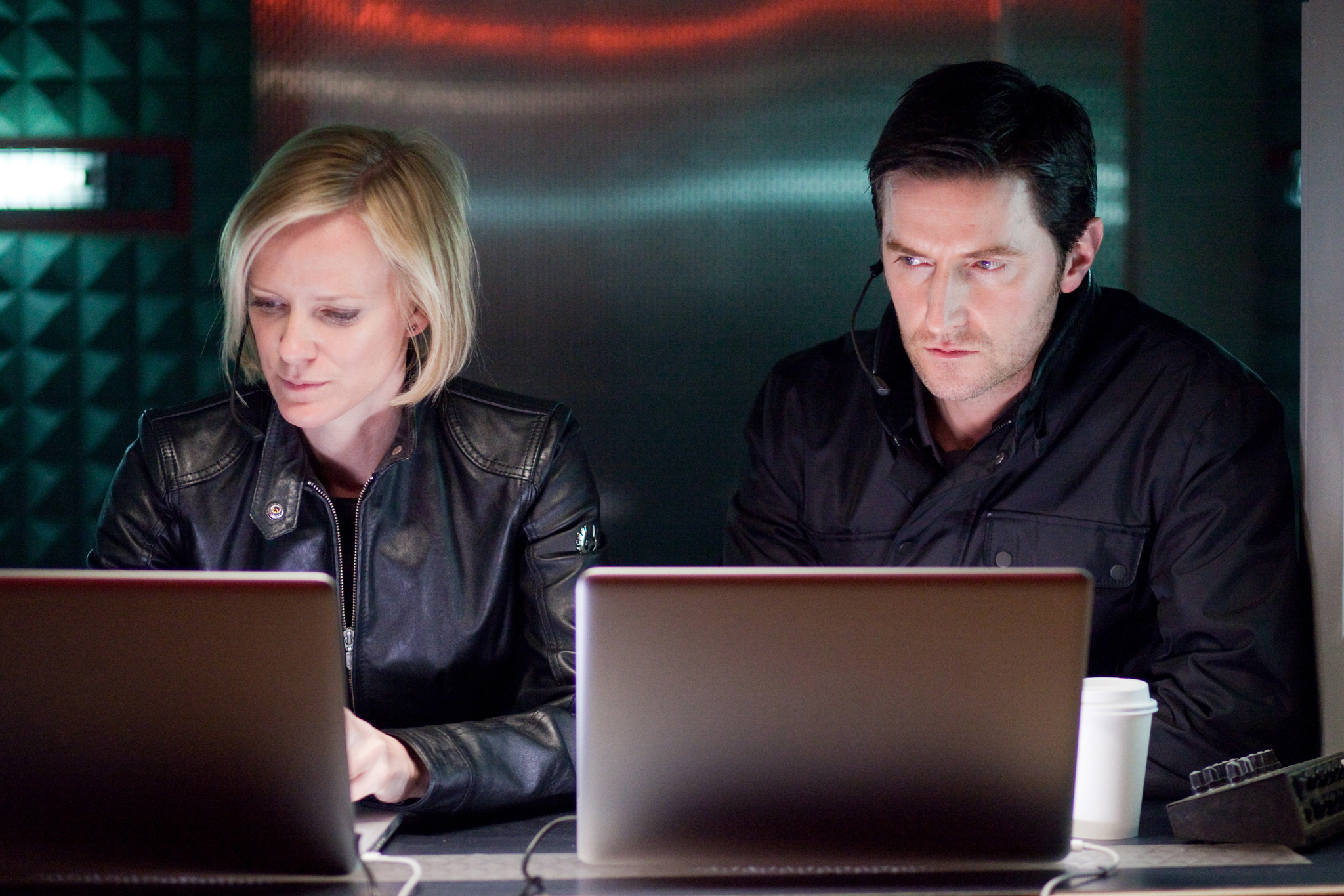 Still of Richard Armitage and Hermione Norris in Spooks (2002)