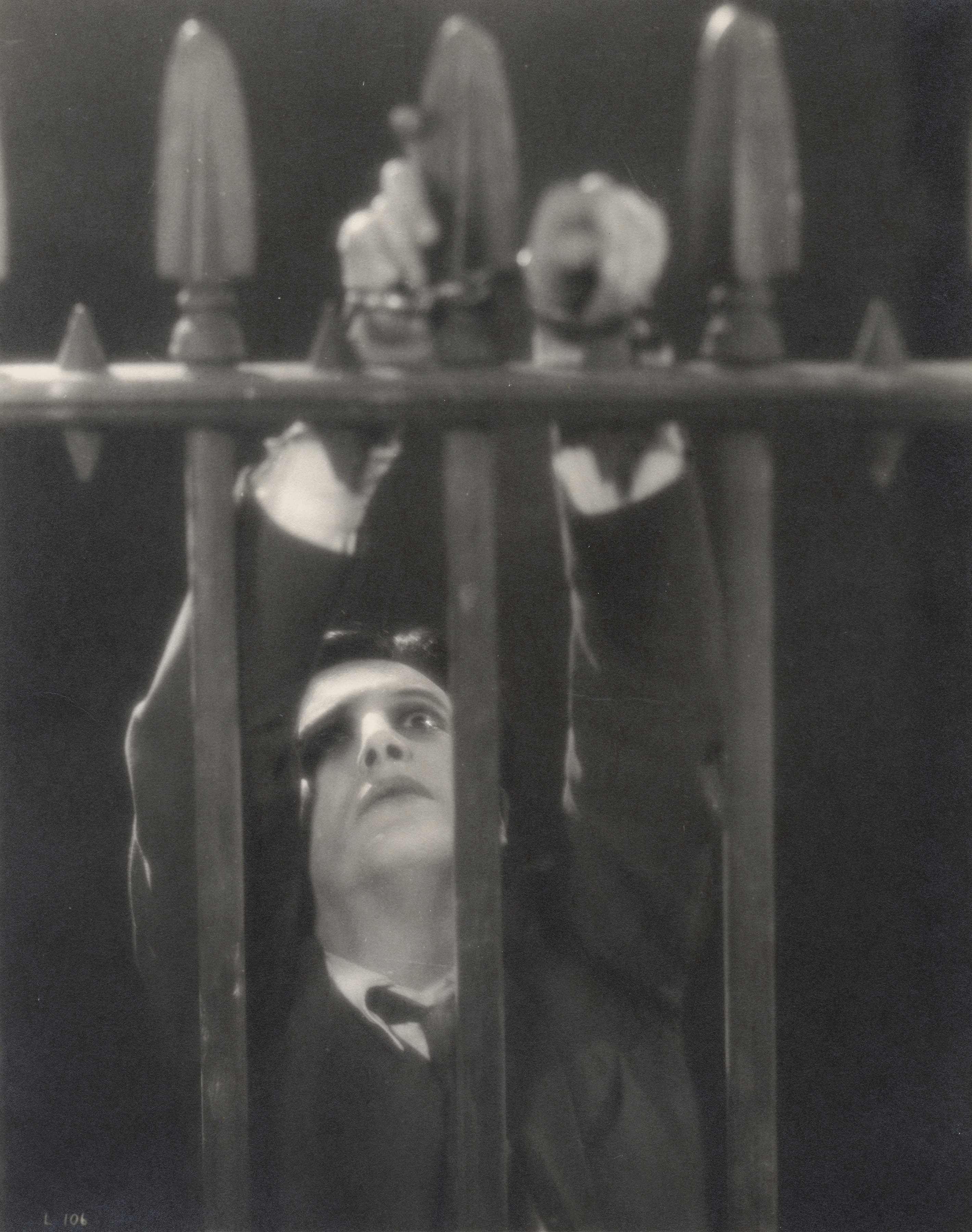 Still of Ivor Novello in The Lodger: A Story of the London Fog (1927)