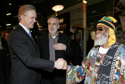 Tim Robbins, Phillip Noyce and Ras Michael at event of Catch a Fire (2006)