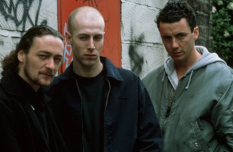 Still of Danny Nussbaum, Jay Simpson and Steve Sweeney in Beautiful People (1999)