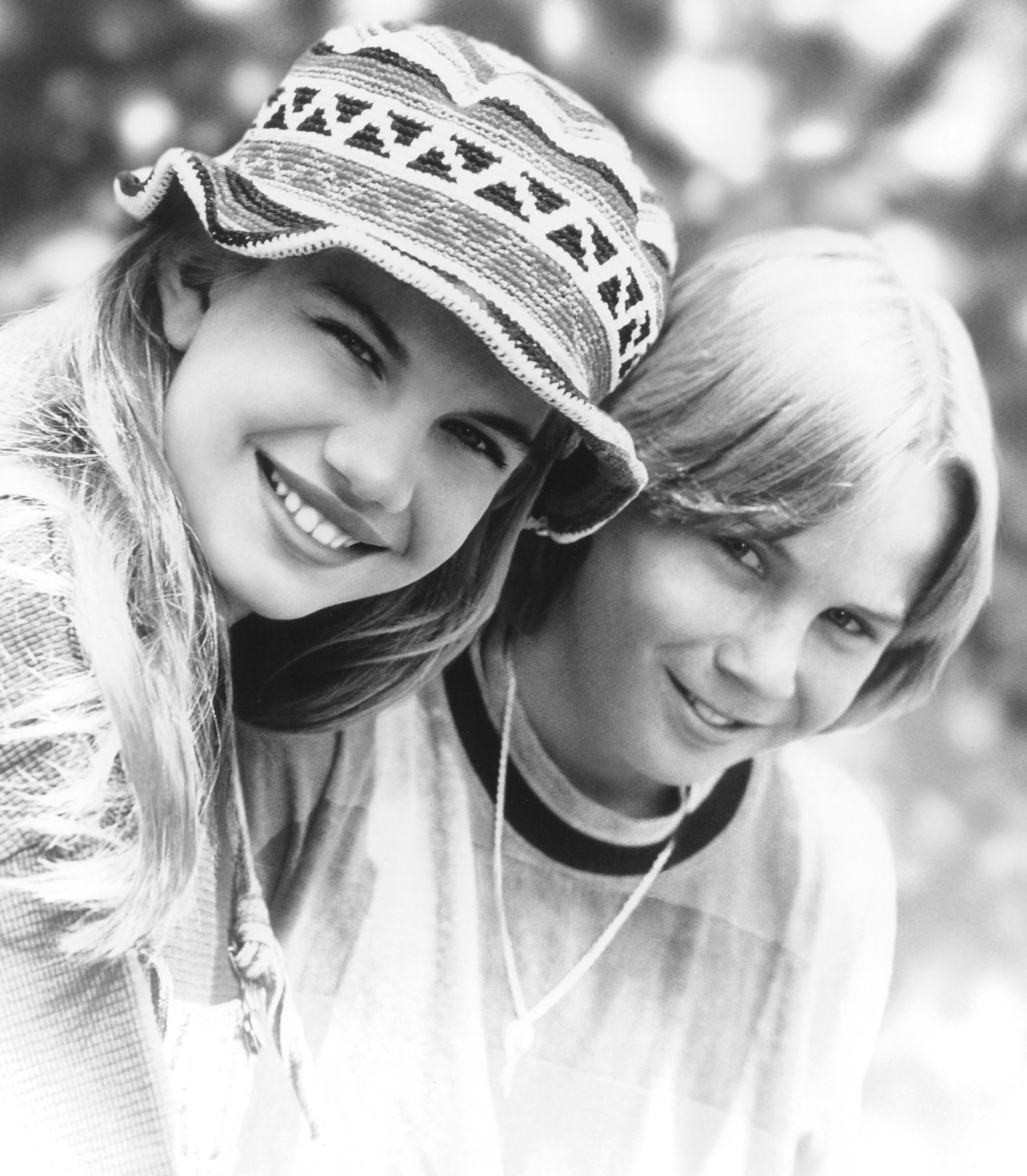 Still of Anna Chlumsky and Austin O'Brien in My Girl 2 (1994)