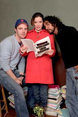 Naveen Andrews, Marguerite Moreau and Brían F. O'Byrne at event of Easy (2003)