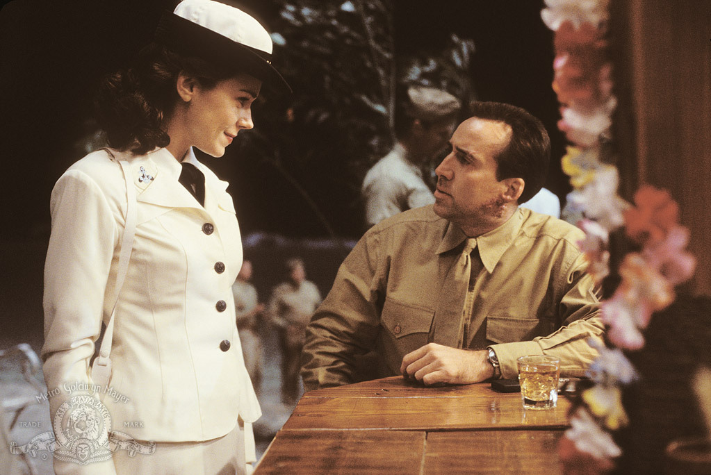 Still of Nicolas Cage and Frances O'Connor in Windtalkers (2002)