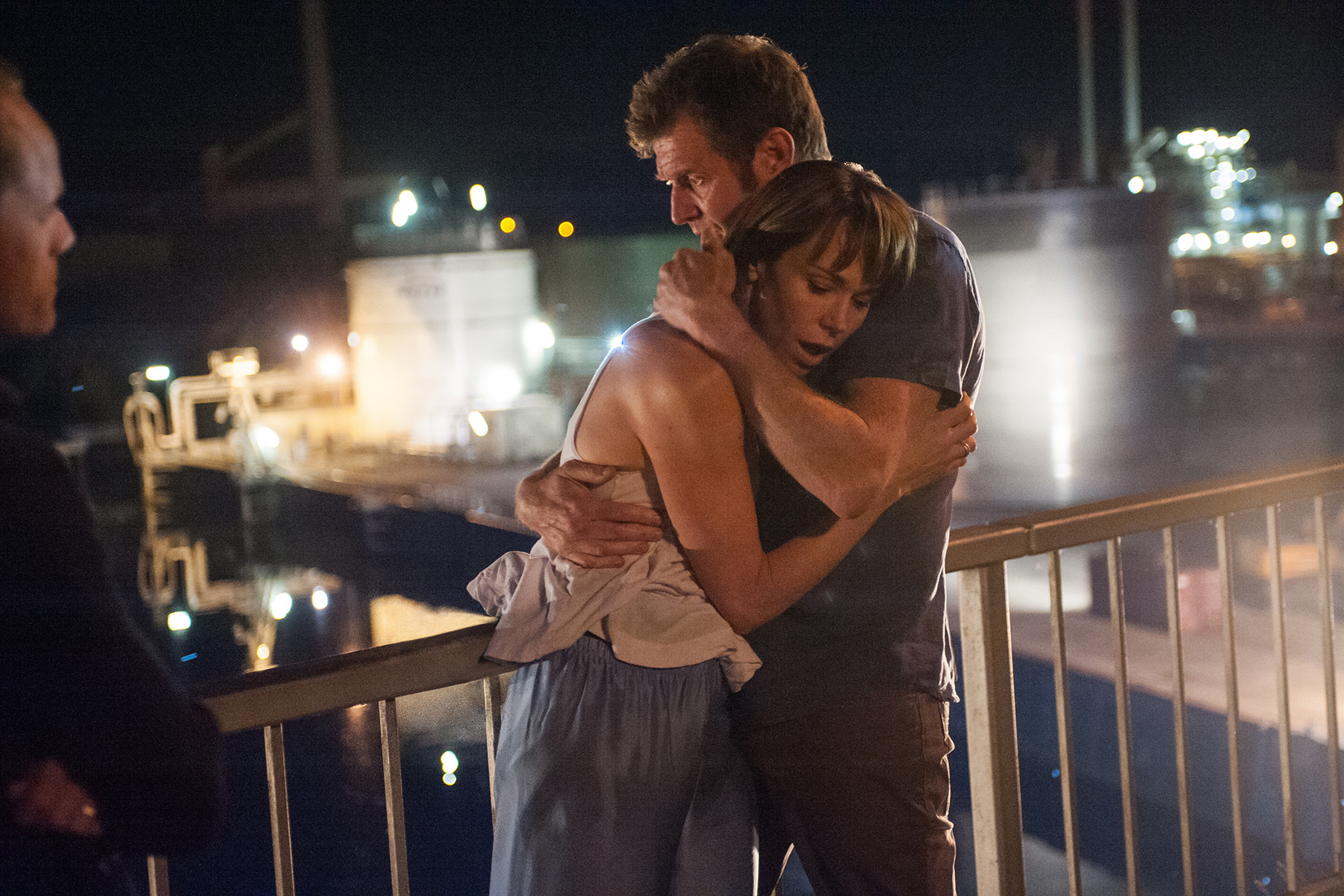 Still of Jason Flemyng and Frances O'Connor in The Missing (2014)