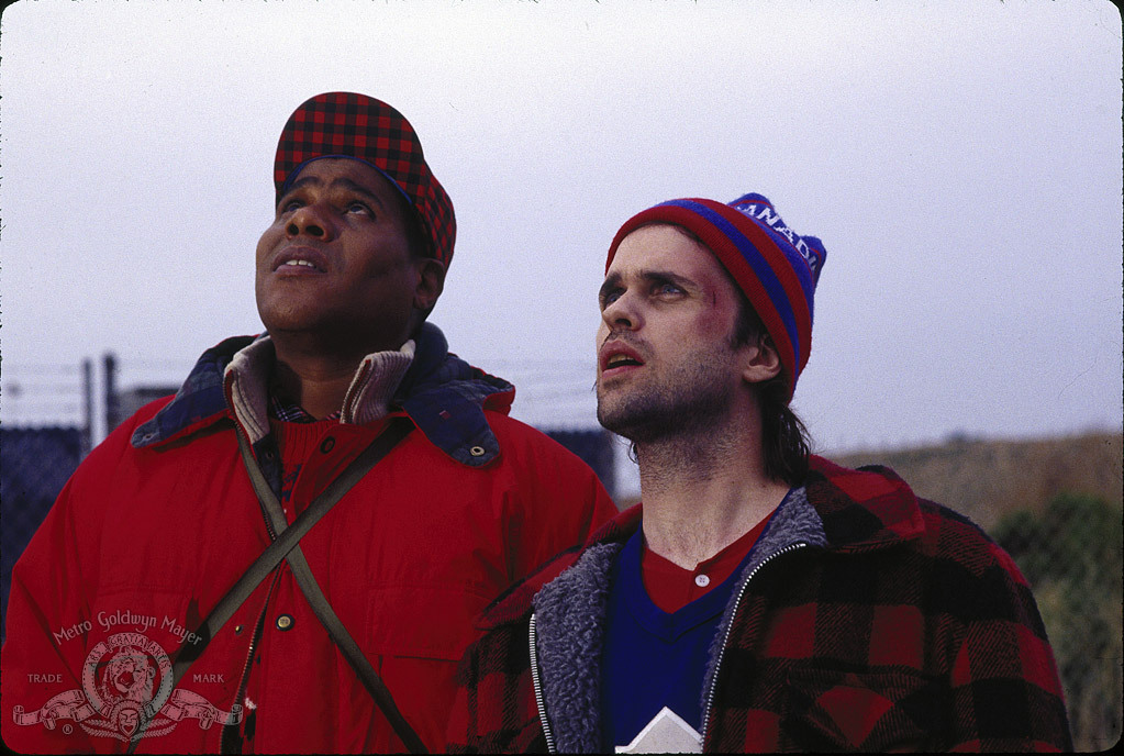 Still of Bill Nunn and Kevin J. O'Connor in Canadian Bacon (1995)