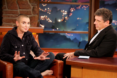 Craig Ferguson and Sinéad O'Connor at event of The Late Late Show with Craig Ferguson (2005)