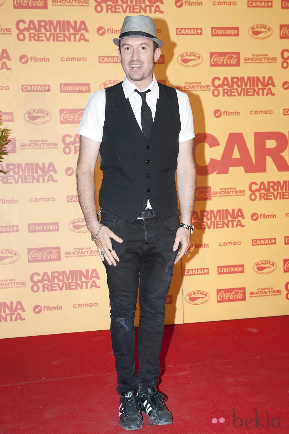 Alex attending the Carmina o Revienta Premier